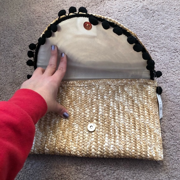 Women’s Clutch - Picture 3 of 9